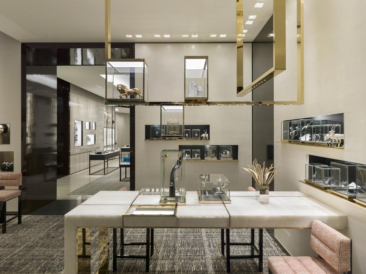 Download Image - Chanel Boutique at Terminal 5 picture