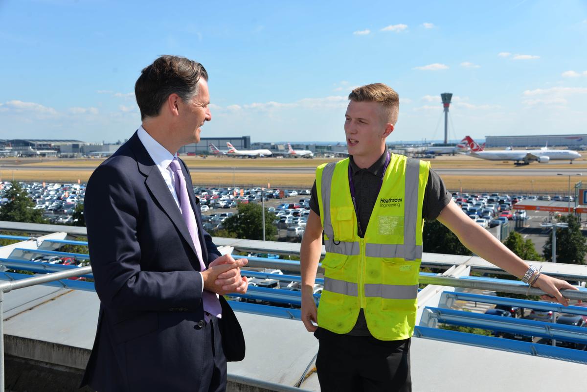 Download Image - Heathrow CEO with Apprentice picture