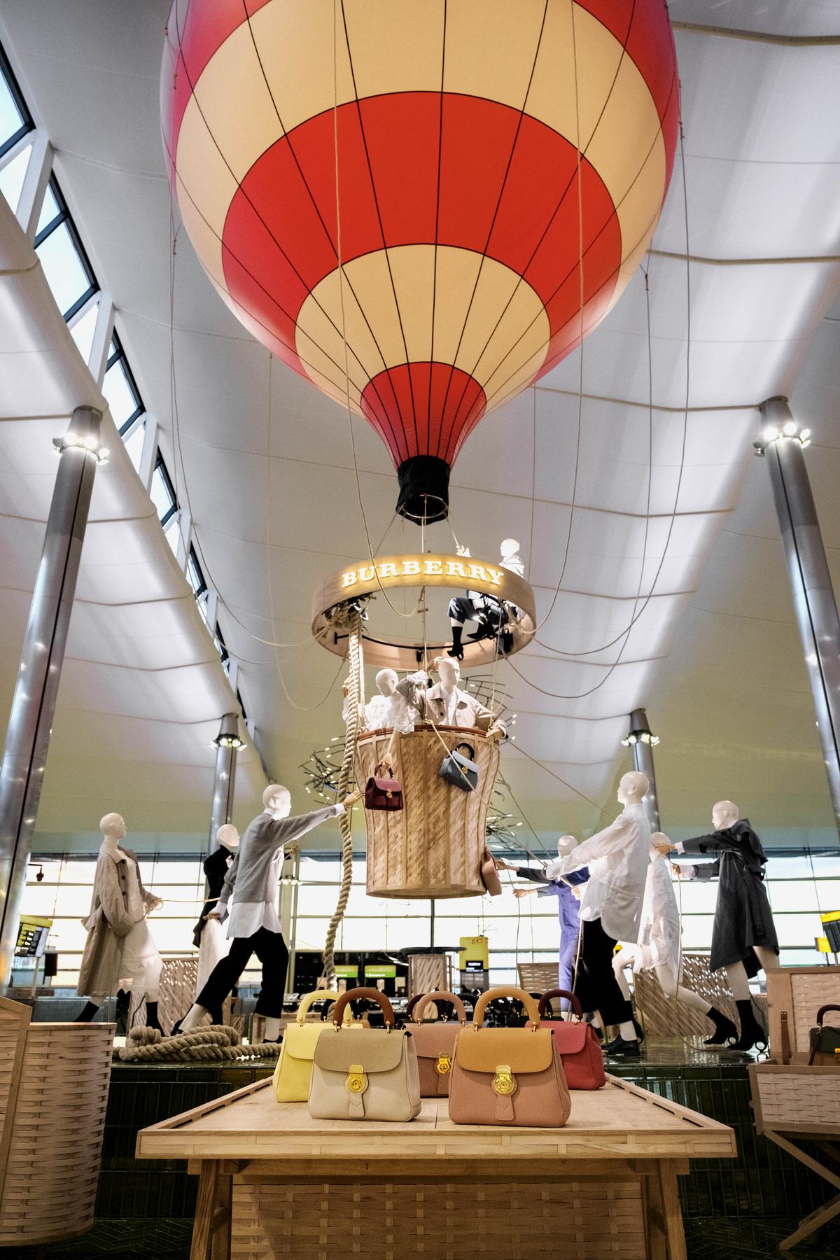 Download Image - Burberry balloon 3 picture
