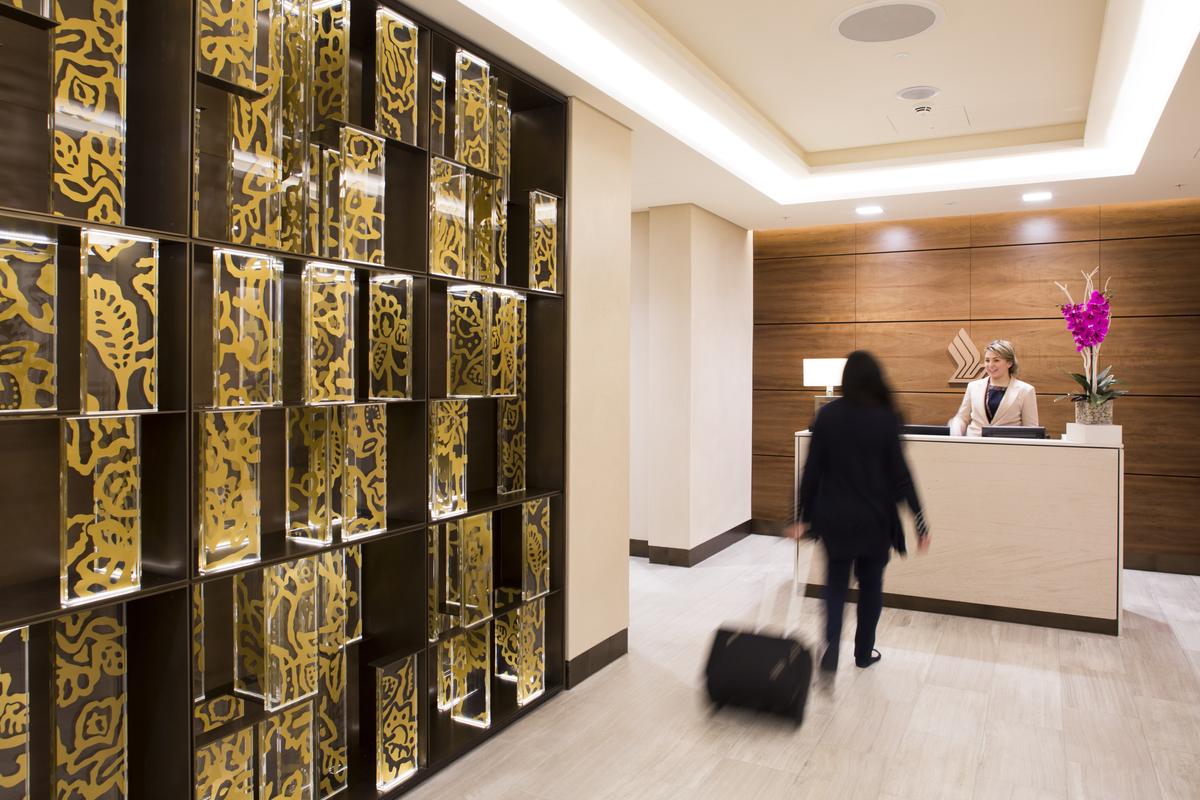 Download Image - Singapore Airlines SilverKris Lounge picture