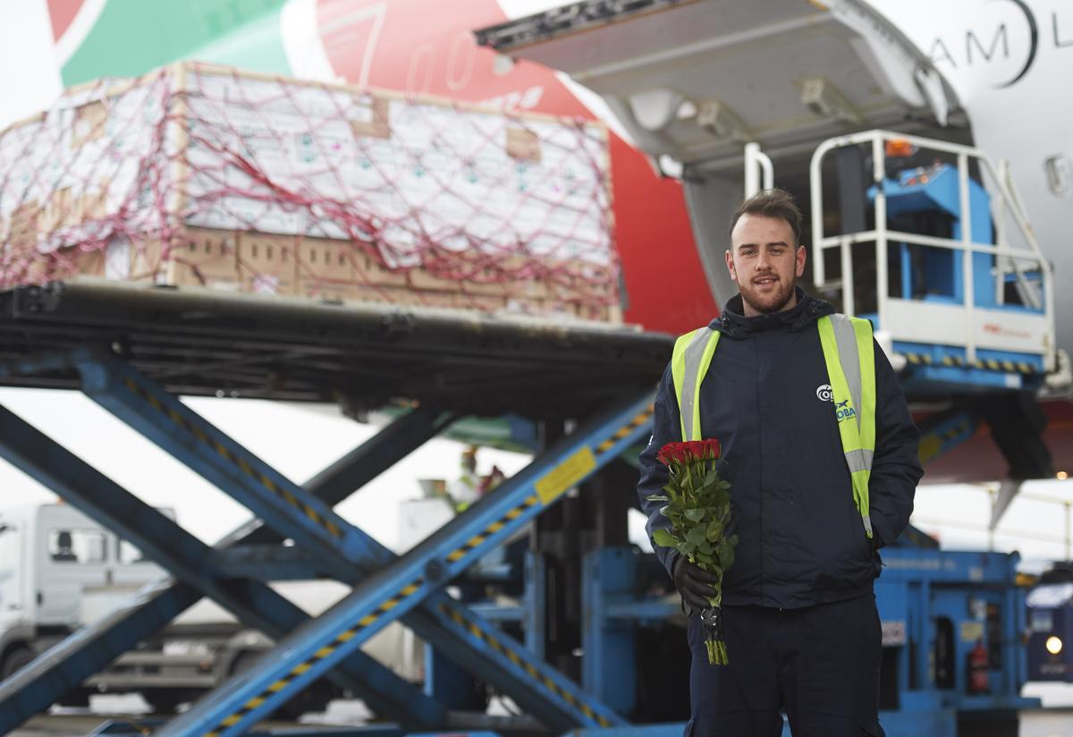 Download Image - Valentines Cargo 1 picture