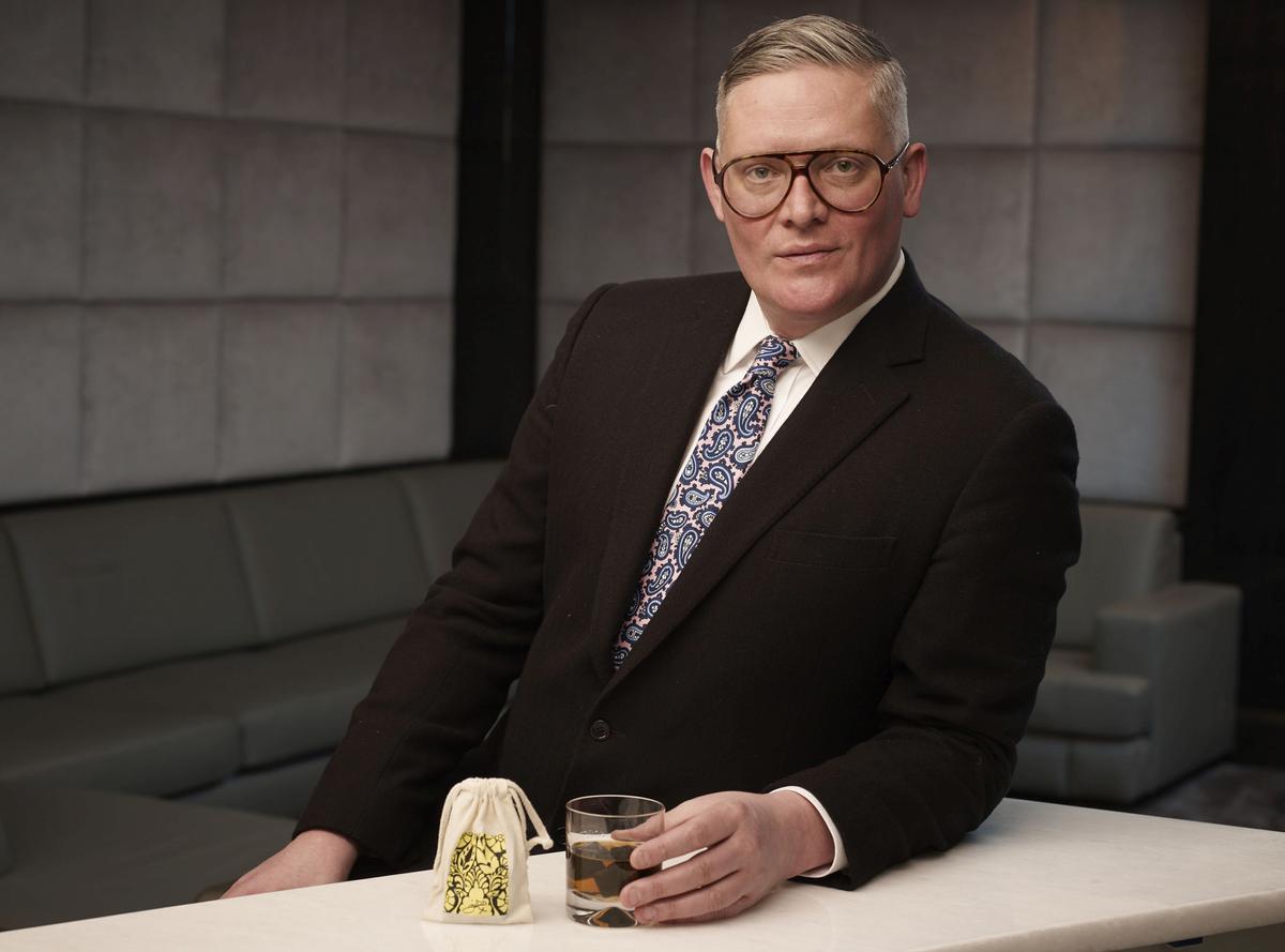 Download Image - Giles Deacon picture