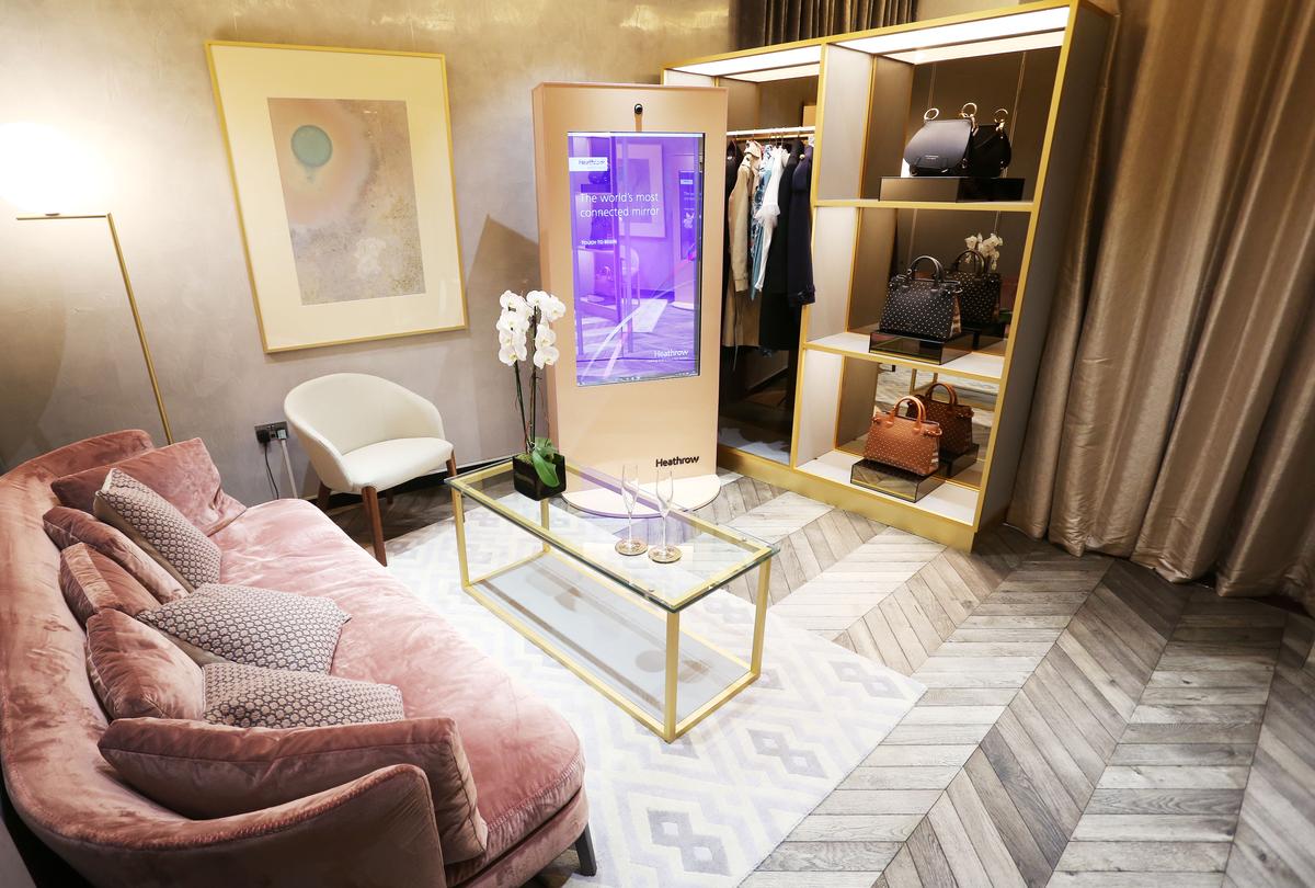Download Image - Terminal 5 Personal Shopping Mirror 4 picture