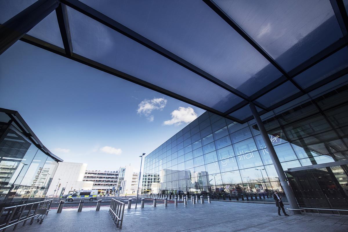 Download Image - Regus Opens Third Heathrow Airport work Hub picture