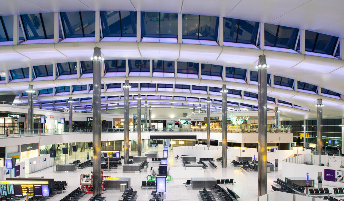 Download Image - Terminal 2 - Roof, departures picture