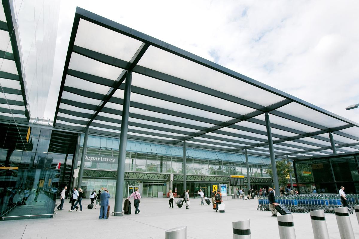 Download Image - Terminal 3 Departures Main Entrance picture