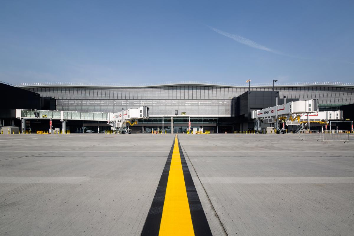 Download Image - Terminal 2 - Exterior picture