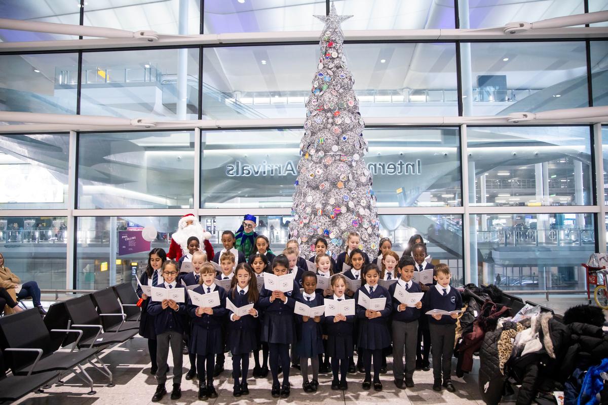 Download Image - Heathrow Christmas 2019 picture