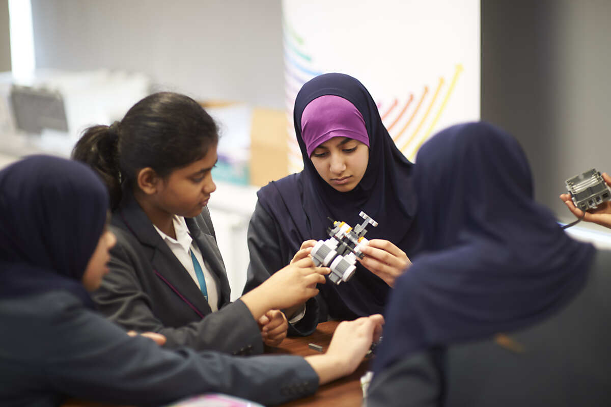 Download Image - SSC - Eden Girls' School, Slough picture