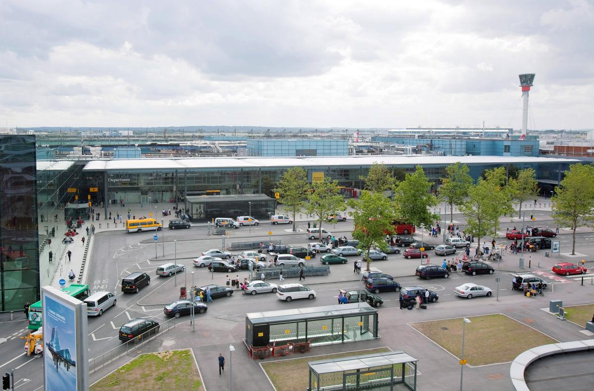 Download Image - Terminal 3 Departures General view picture