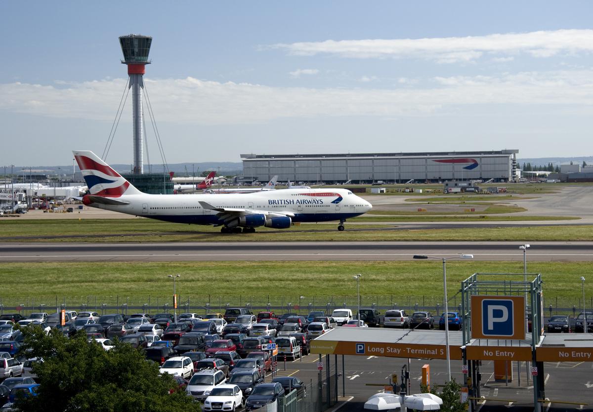 Download Image - Northern runway and control tower picture