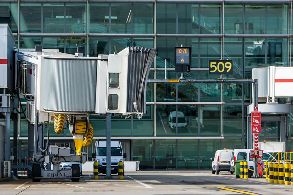 Download Image - Terminal picture