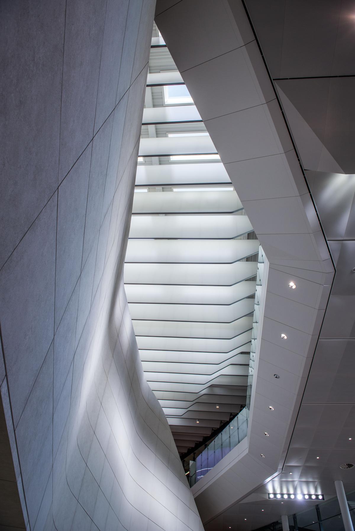 Download Image - Terminal 2 picture