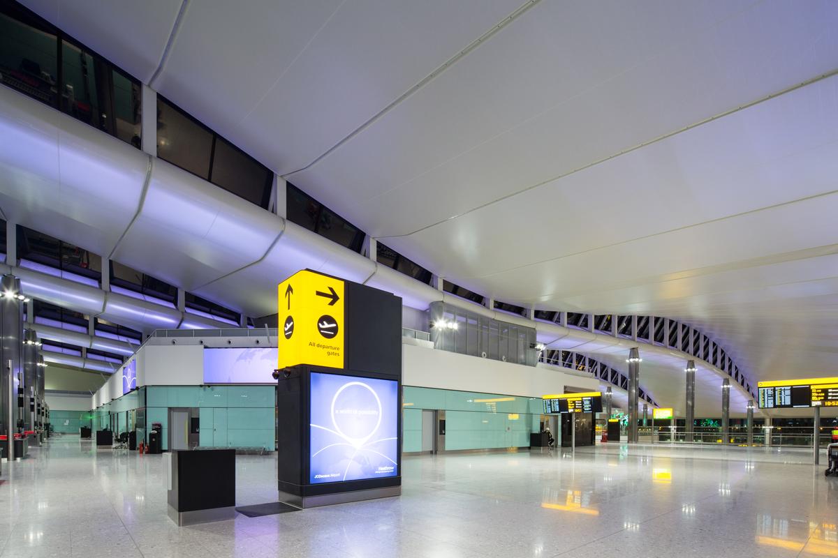 Download Image - Terminal 2 - Departures picture