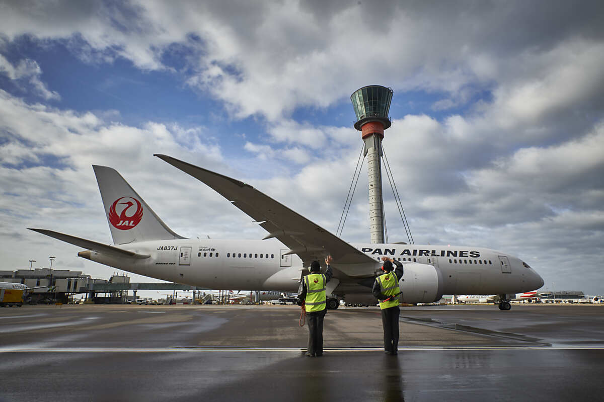 Download Image - Japan Airlines to use state-of-the-art Boeing 787 Dreamliner for its second daily flight between London and Tokyo picture