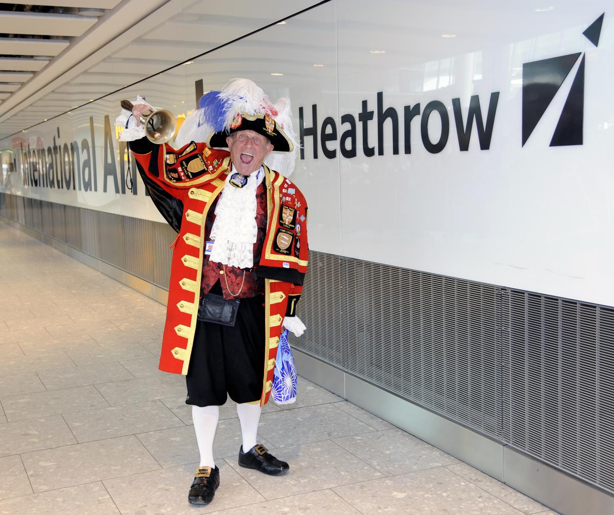 Download Image - Town Cryer in Arrivals picture