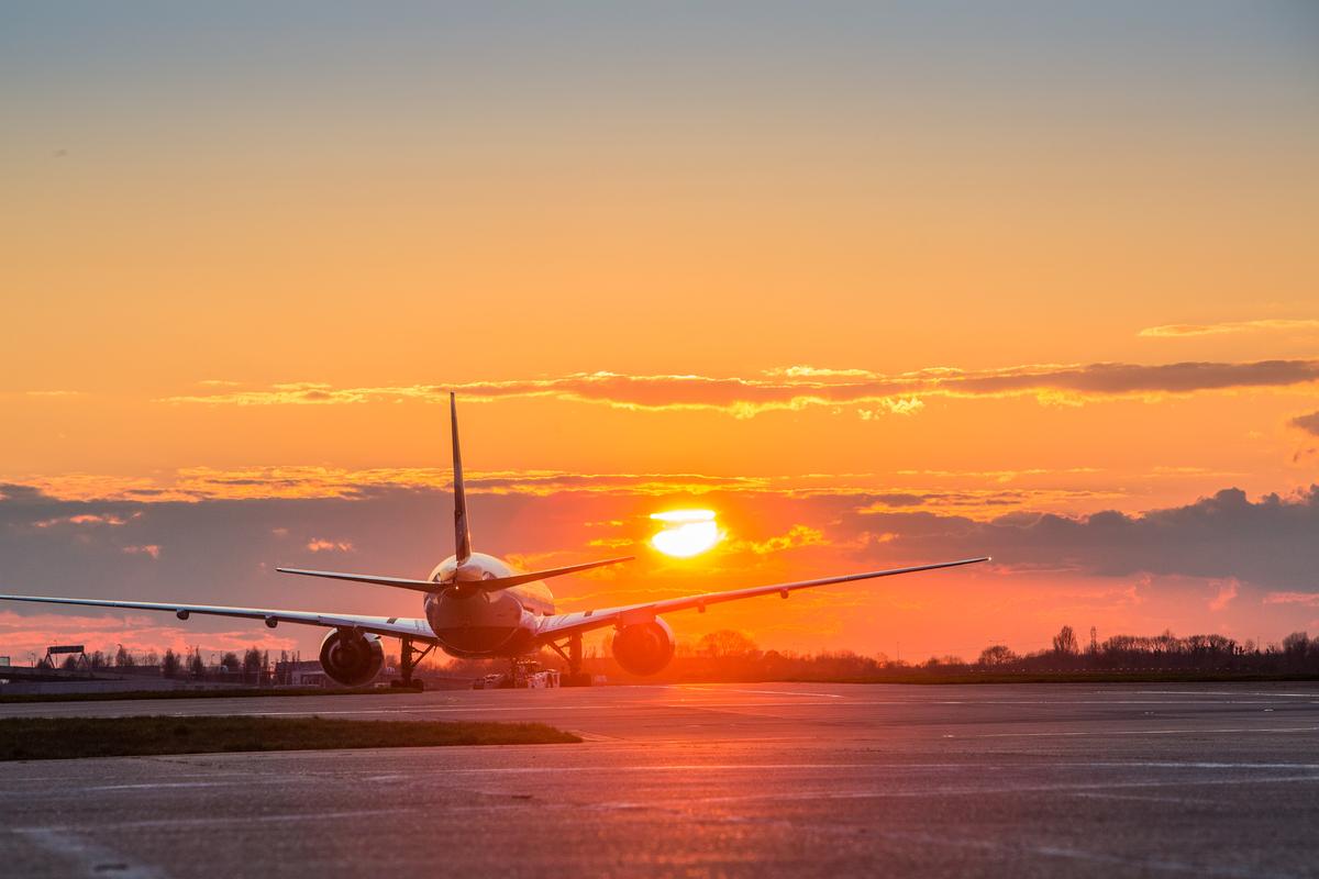 Download Image - Heathrow aircraft picture