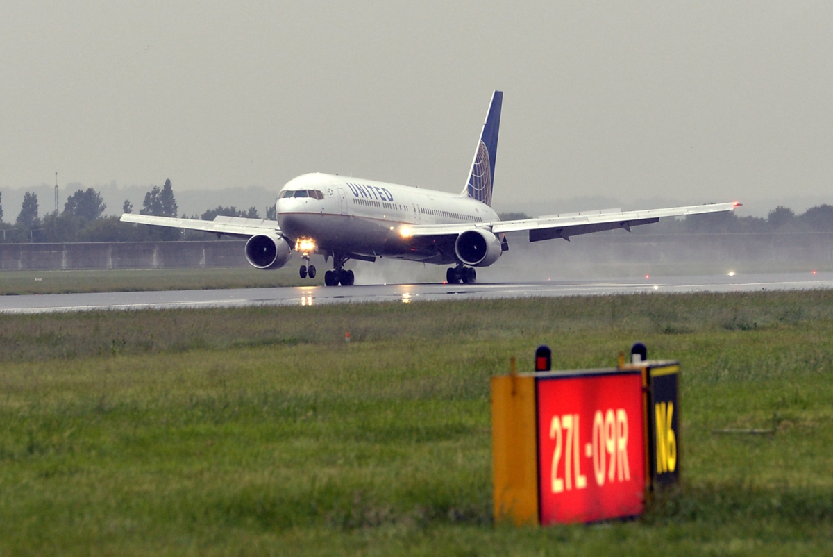 Download Image - Terminal 2 first flight picture