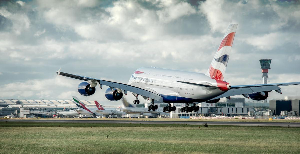 Download Image - BA plane taking off picture