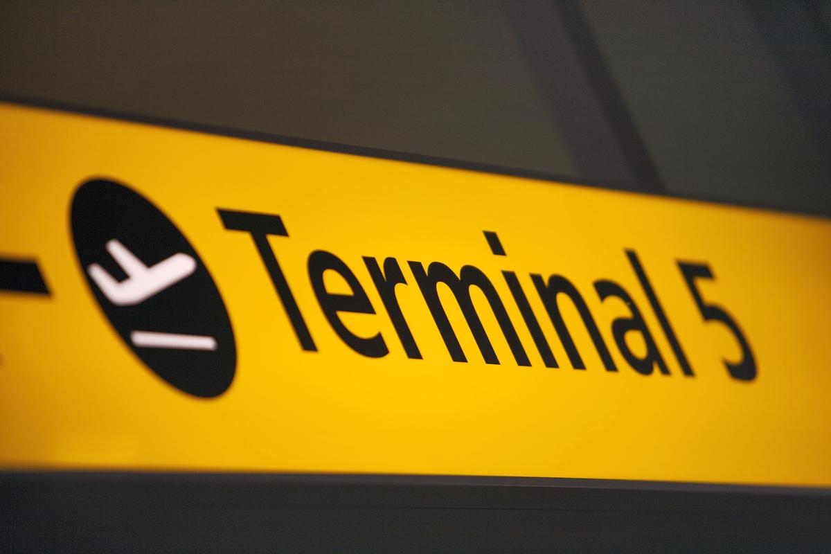 Download Image - Termnal 5 signage picture