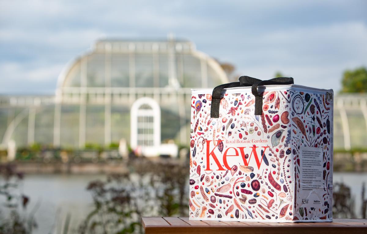 Download Image - Heathrow and Royal Botanic Gardens, Kew launch shopping bag for global travellers picture