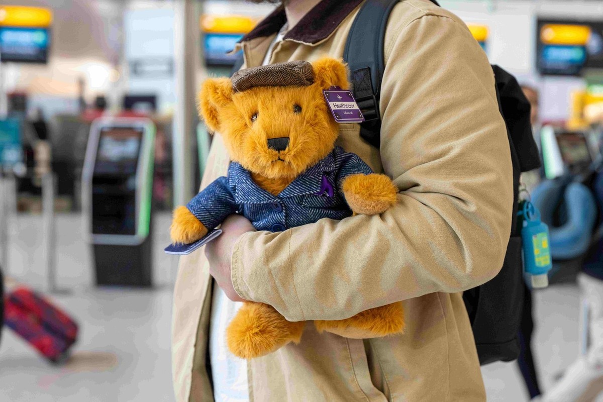 Download Image - Heathrow Bears Retail Launch 6 picture