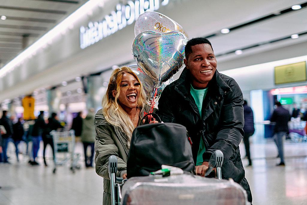 Download Image - Heathrow passengers T2 picture