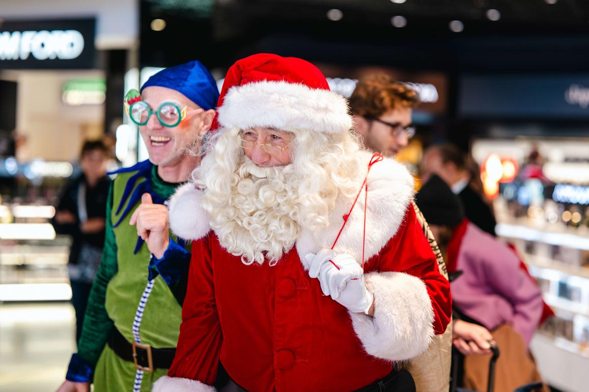 Download Image - HeathrowChristmas2024-4 picture