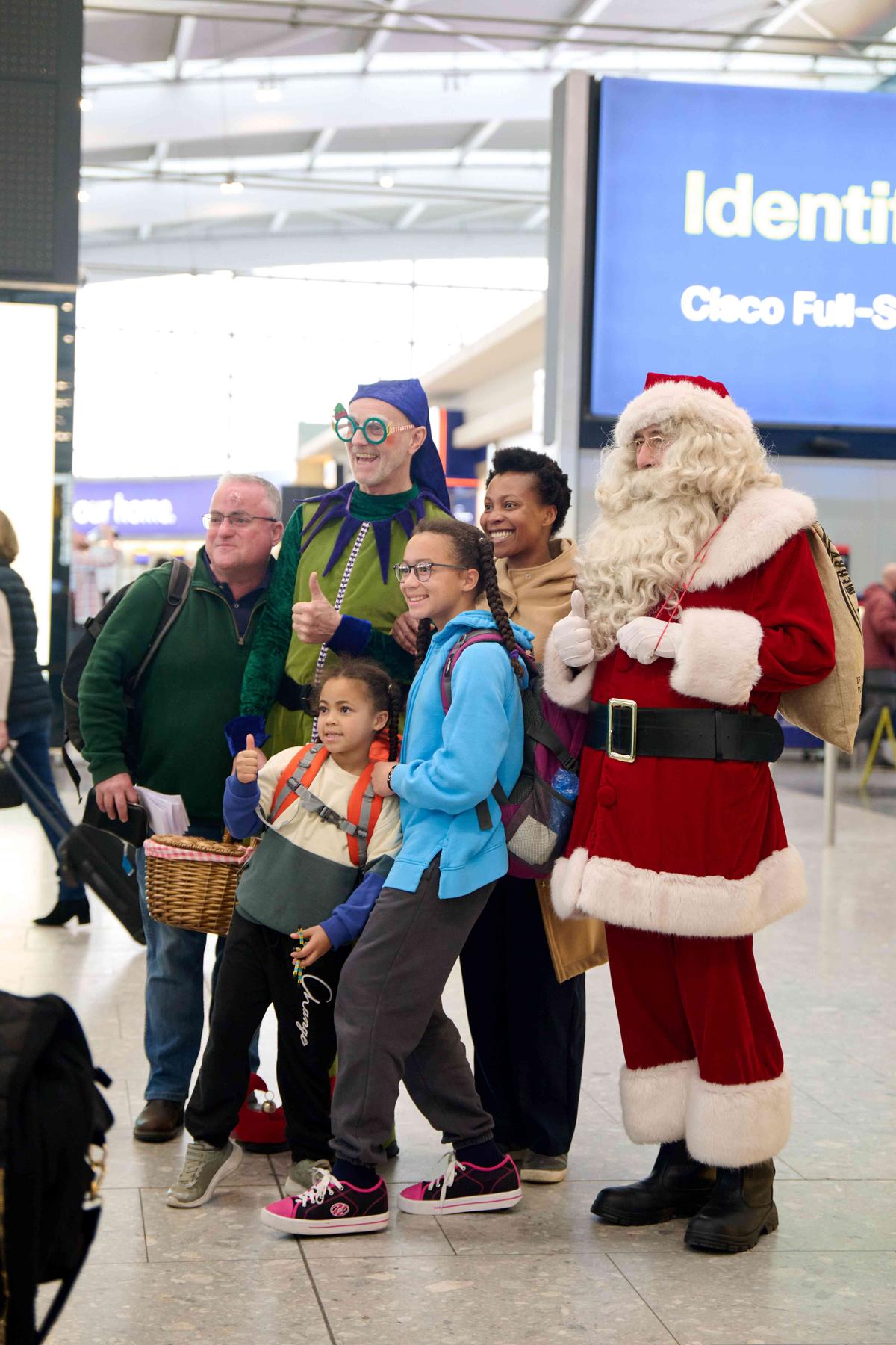 Download Image - HeathrowChristmas2024-5 picture
