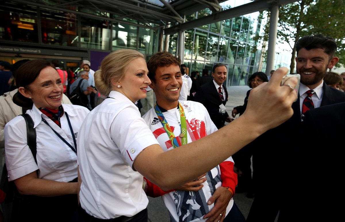 Download Image - SWNS HEATHROW 23 picture