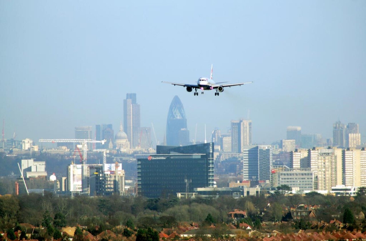 9 in 10 MPs who back a third runway at Heathrow think it would get parliamentary approval picture