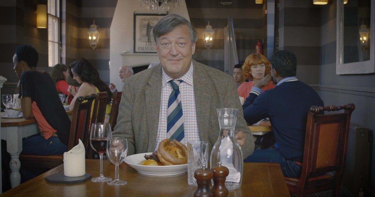 Heathrow collaborates with Stephen Fry to create a guide to the UK picture