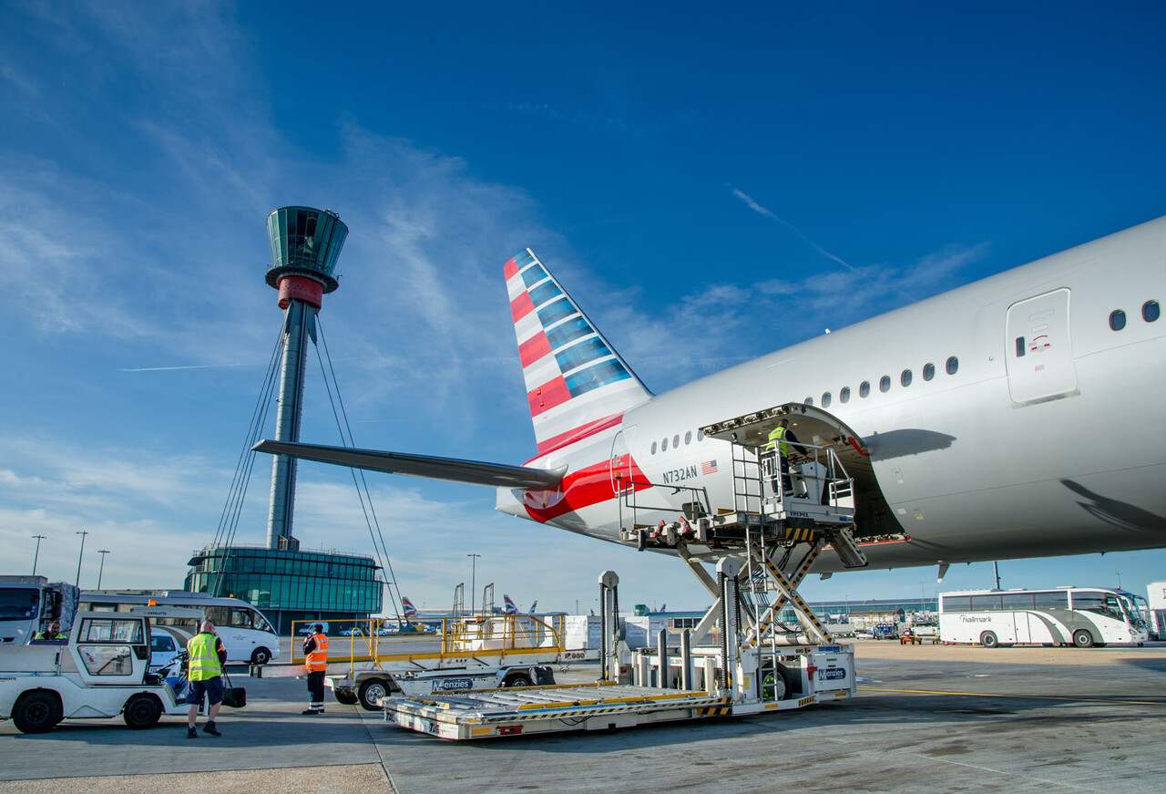 American Airlines cargo loading