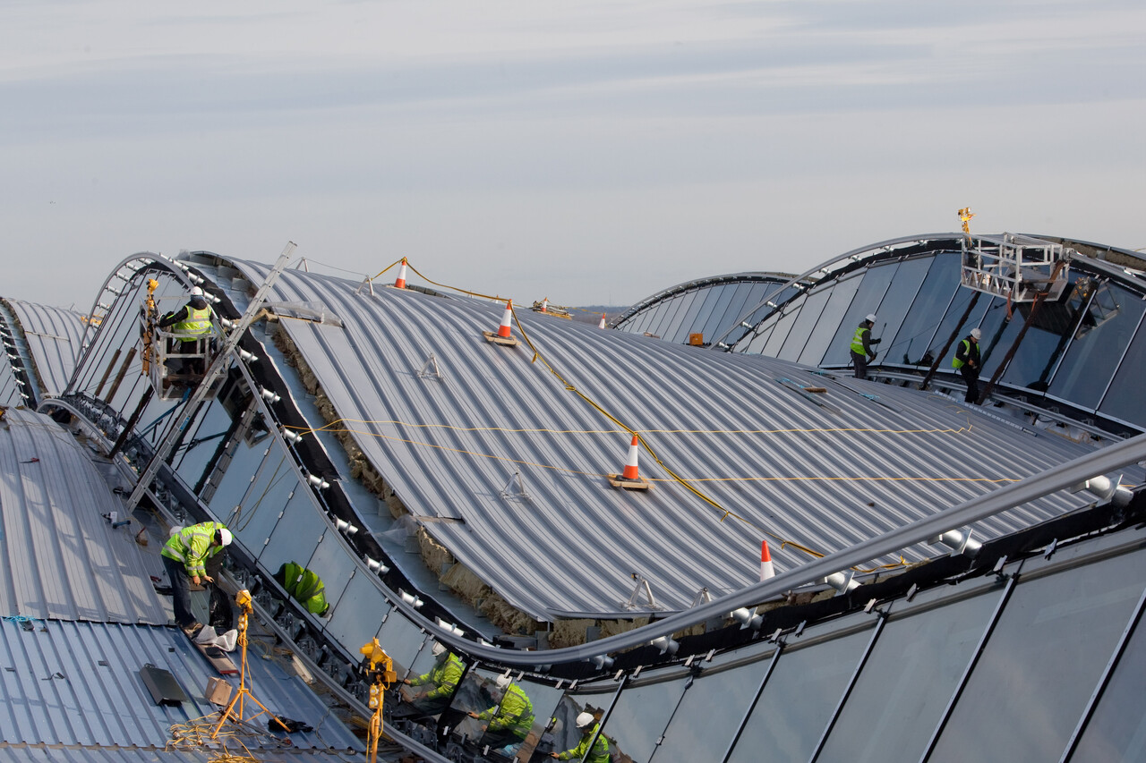 Case luggage appointed to Heathrow’s Terminal 2 picture