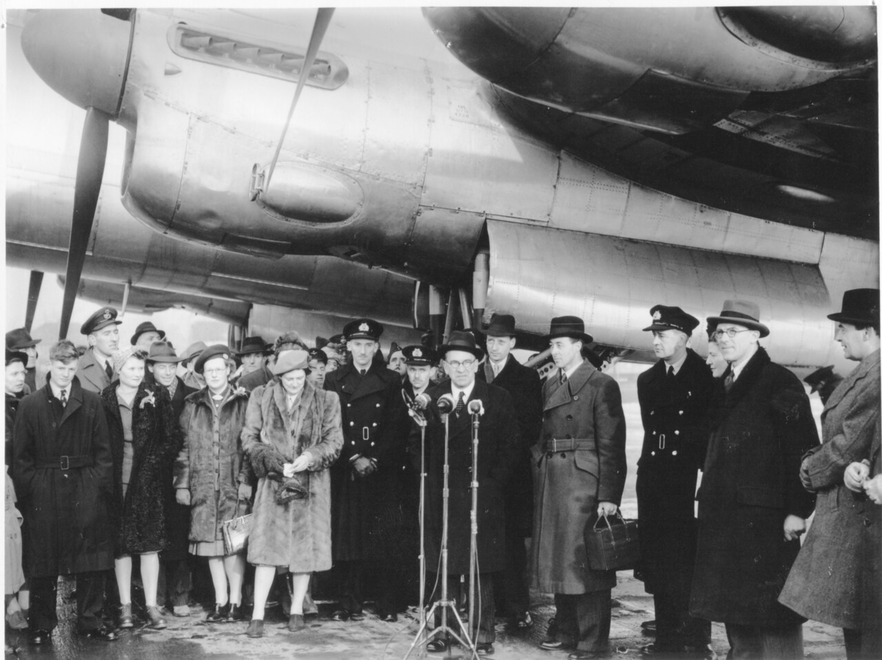 Heathrow celebrates 70th anniversary in 2016 picture
