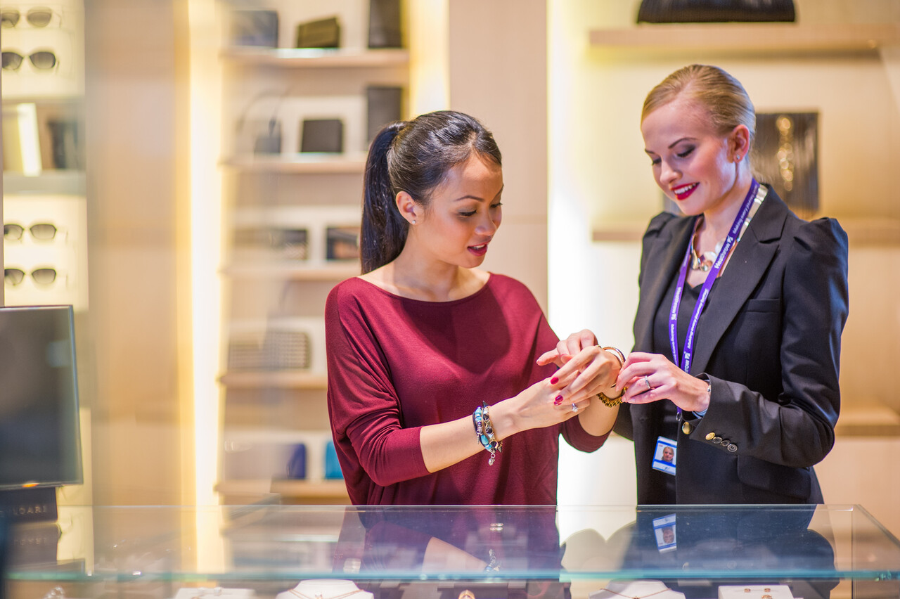 Heathrow celebrates its one millionth Rewards member by giving away a million miles picture