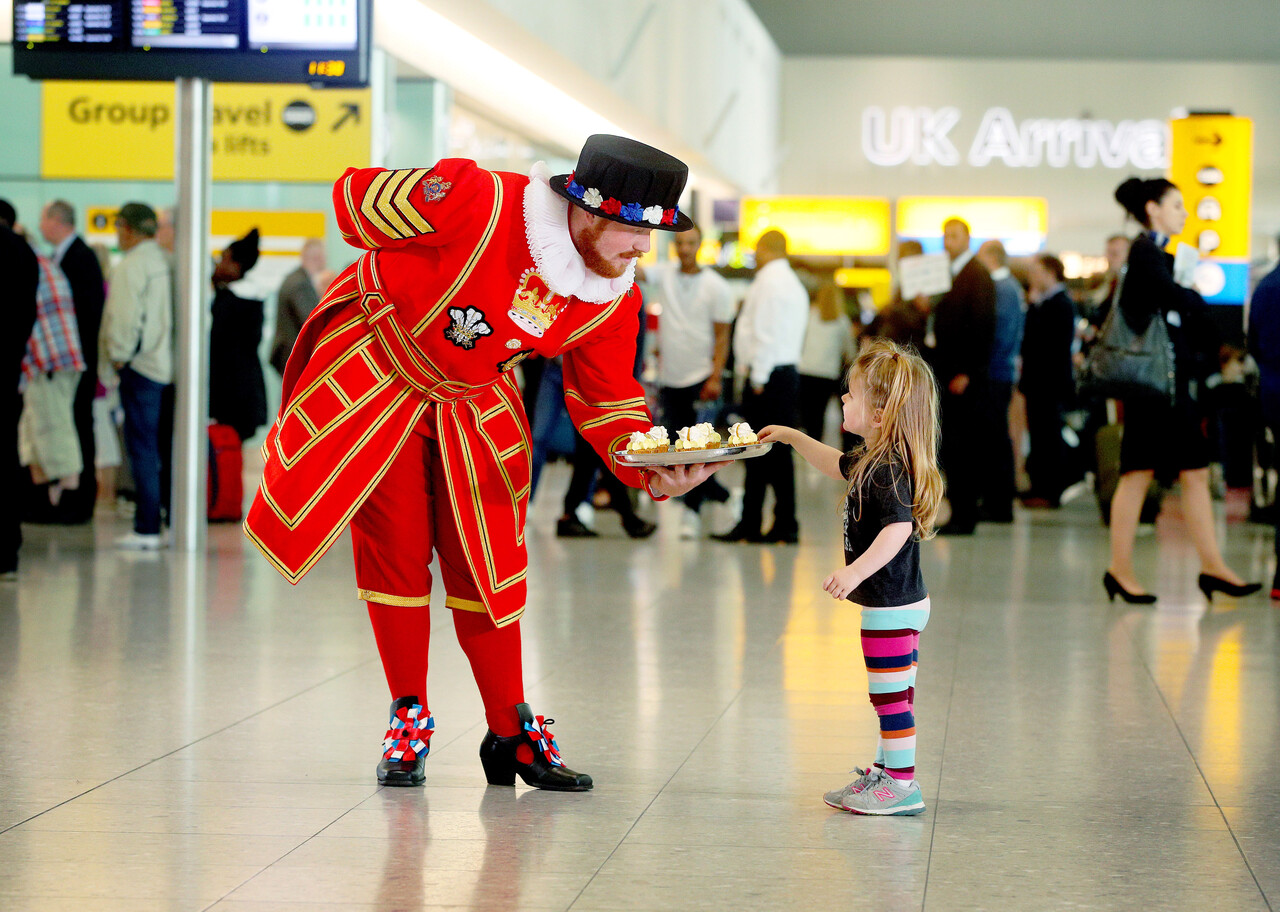 Heathrow brings a taste of the royal wedding to arriving passengers picture