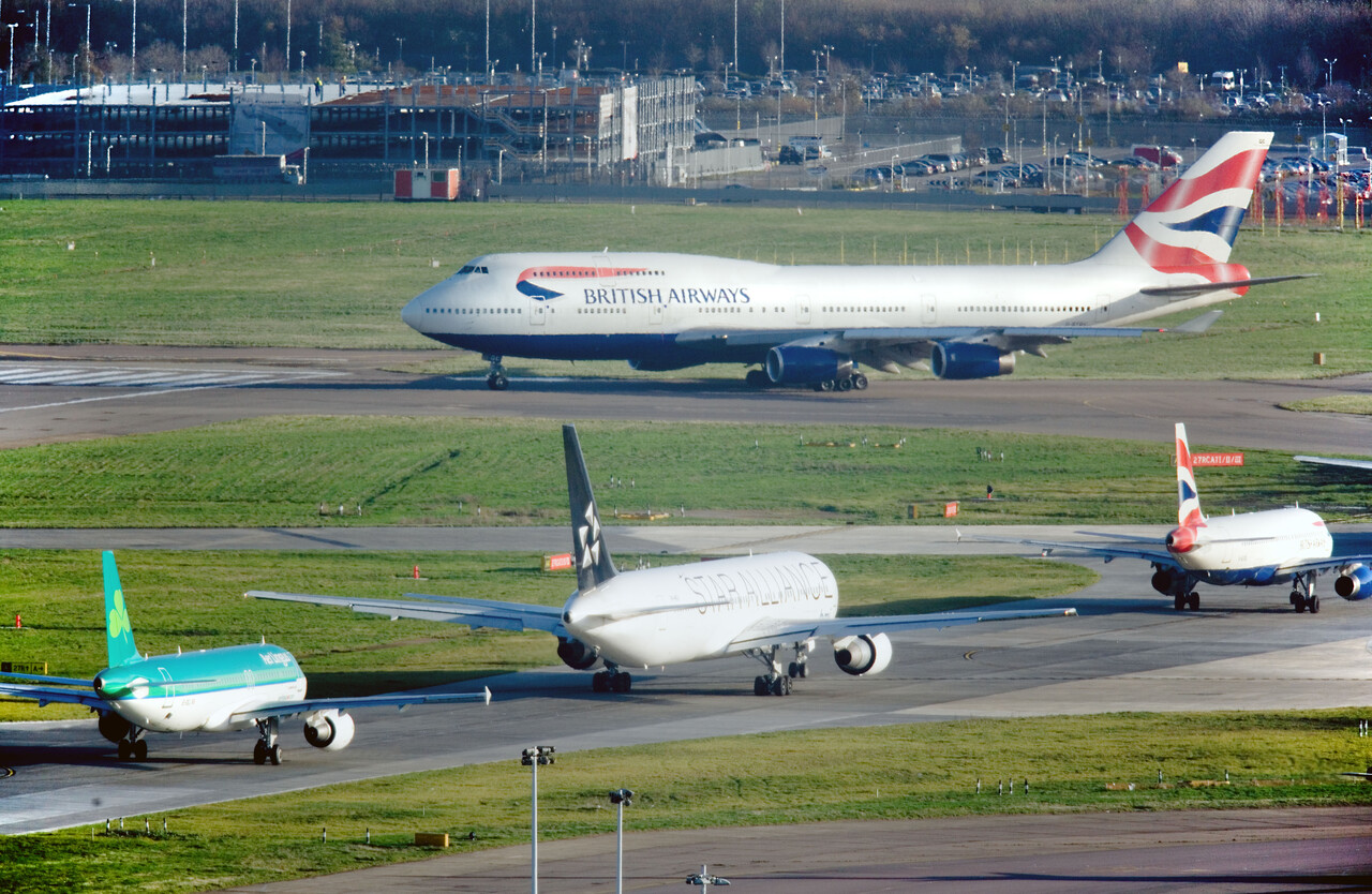 Heathrow traffic and business commentary November 2012 picture