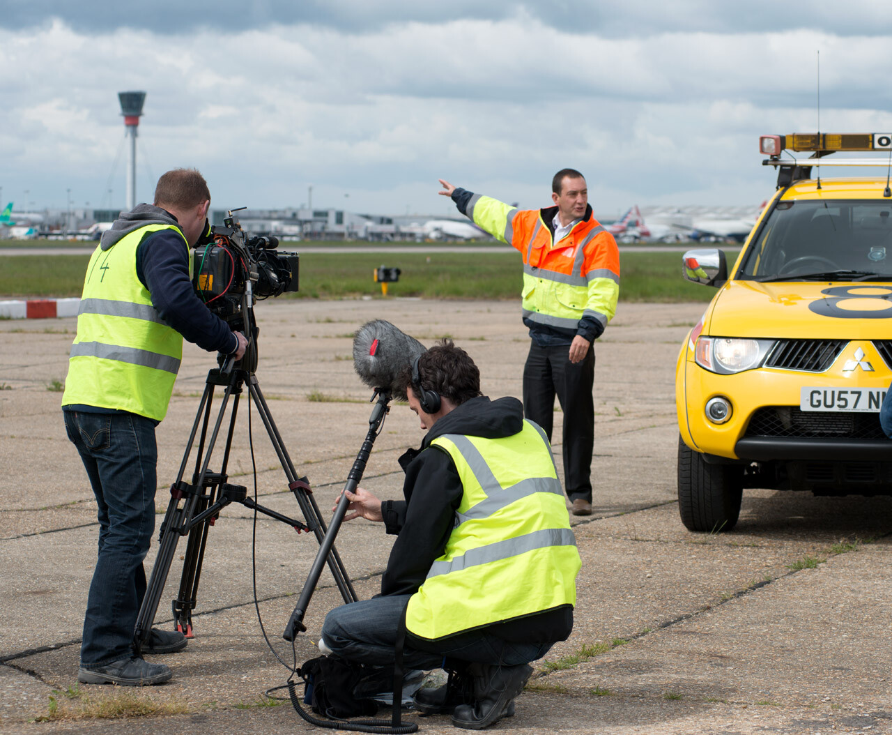 Airport Live, BBC Two - episode 1 picture