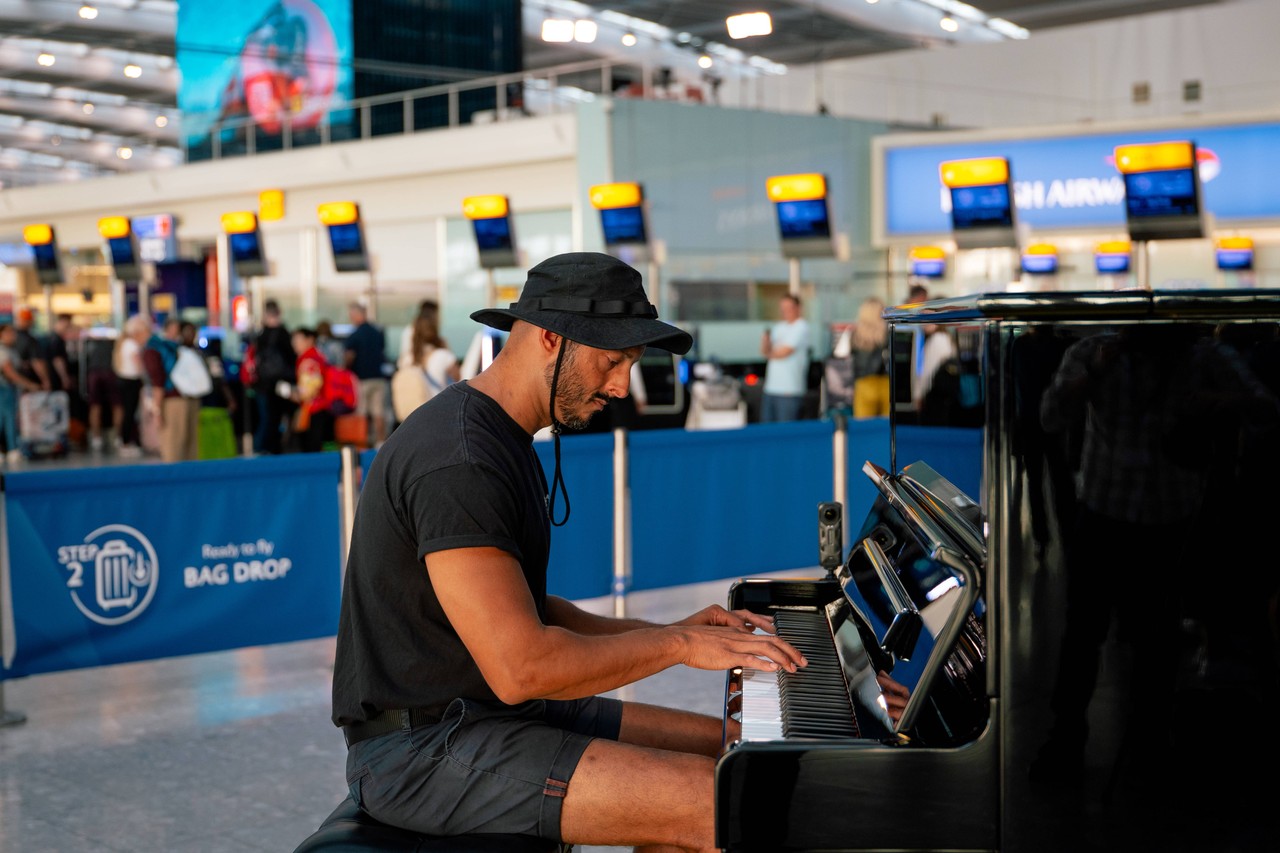Heathrow ThePiano May2025(2)