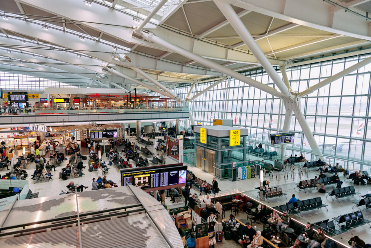 Heathrow announces new travel essentials strategy in partnership with WHSmith and Lagardère Travel Retail picture