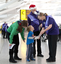 London 2012 volunteers return for Heathrowâs Christmas getaway