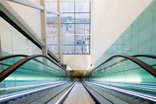 Terminal 2 - Escalator