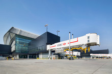 Terminal 2 - Link bridges