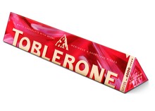 Download Image - Heathrow Toblerone EtonMess 01 picture